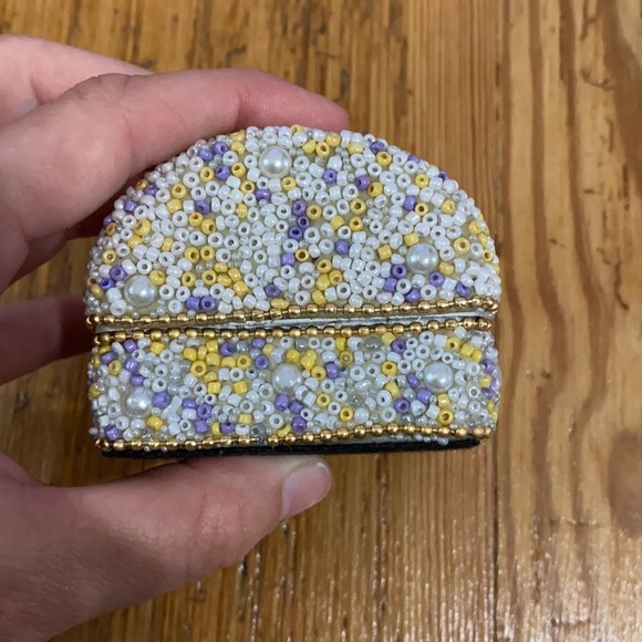 Beaded small Jewelry box - Picture 4 of 10